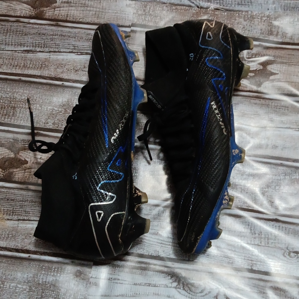Nike Outdoor Soccer Cleats - Picture 3 of 3
